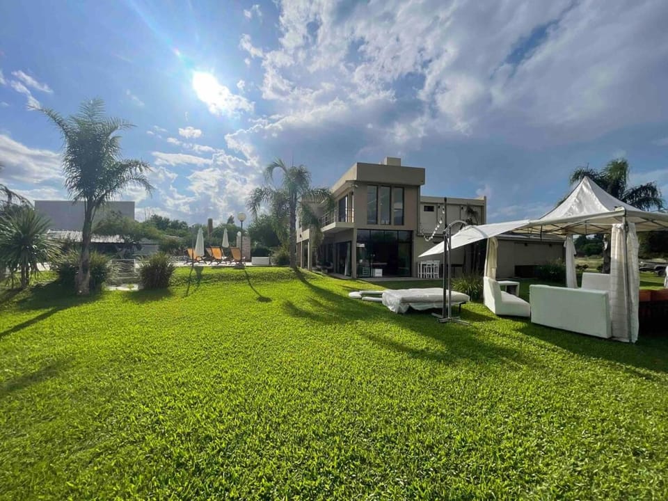 Spring, Day, Natural landscape, Garden, Garden view, sunbed