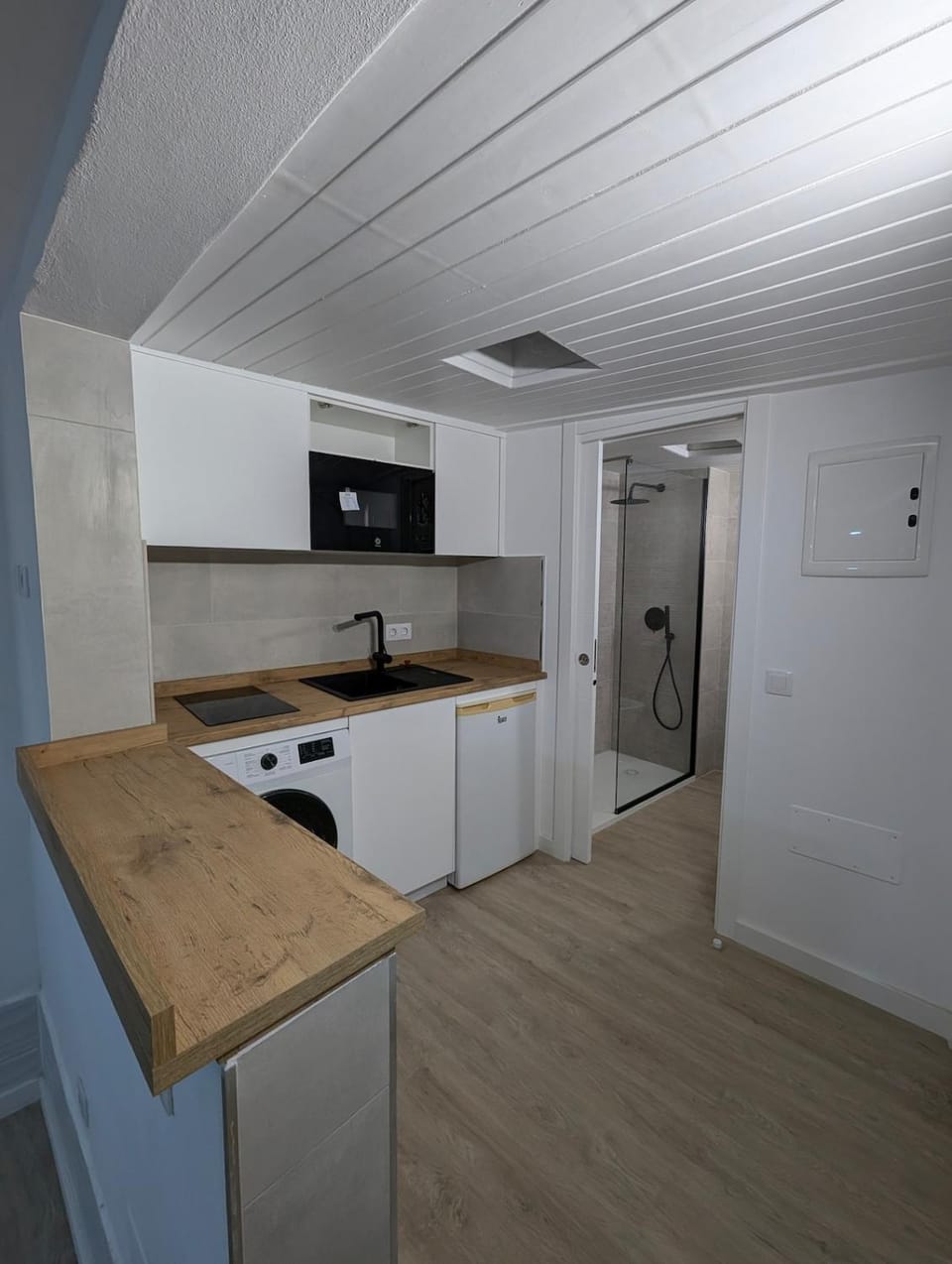Kitchen or kitchenette, stove