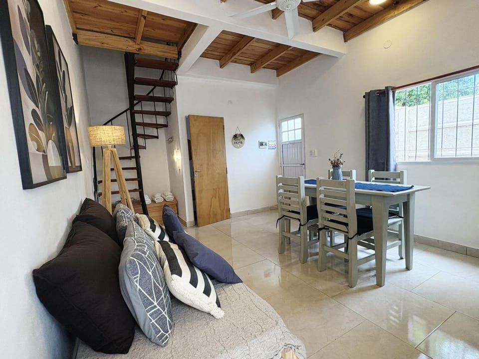 Dpto Centrico 2 Hab con Split Frío Calor cada Habitación Apartment in Corrientes Province, Argentina
