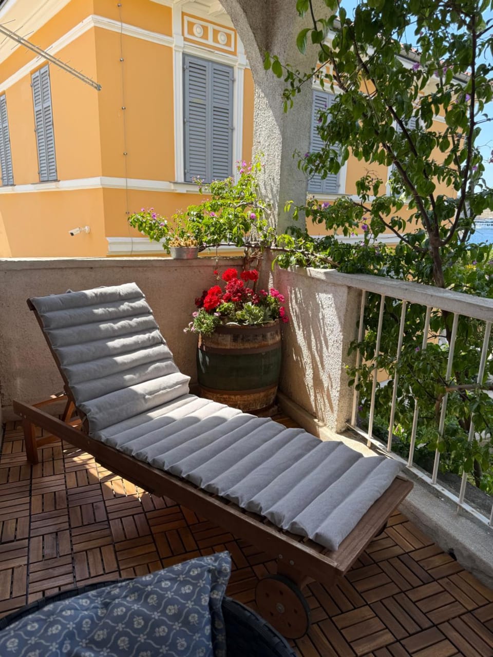 View (from property/room), Balcony/Terrace, Garden view