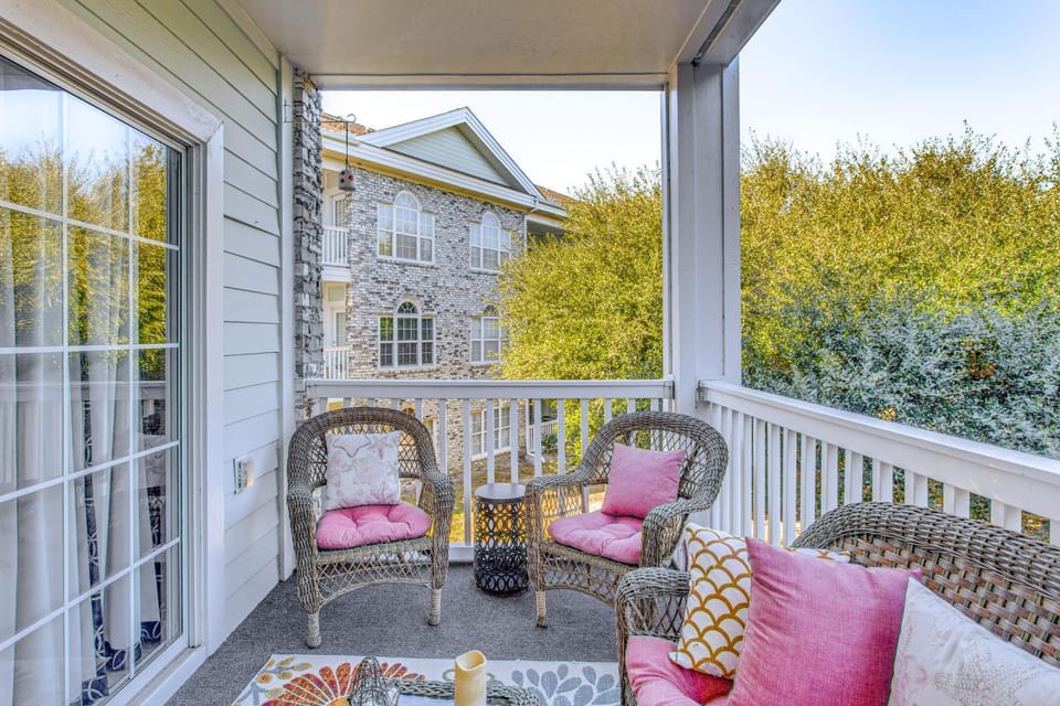 Myrtle Beach Condo w/ Pool Access, 2 Mi to Ocean! House in Carolina Forest