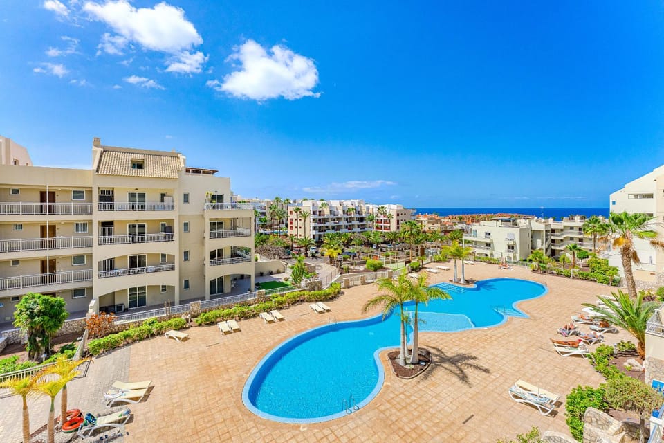 Property building, Nearby landmark, Day, Natural landscape, Beach, Pool view, Sea view, Swimming pool, Location, sunbed