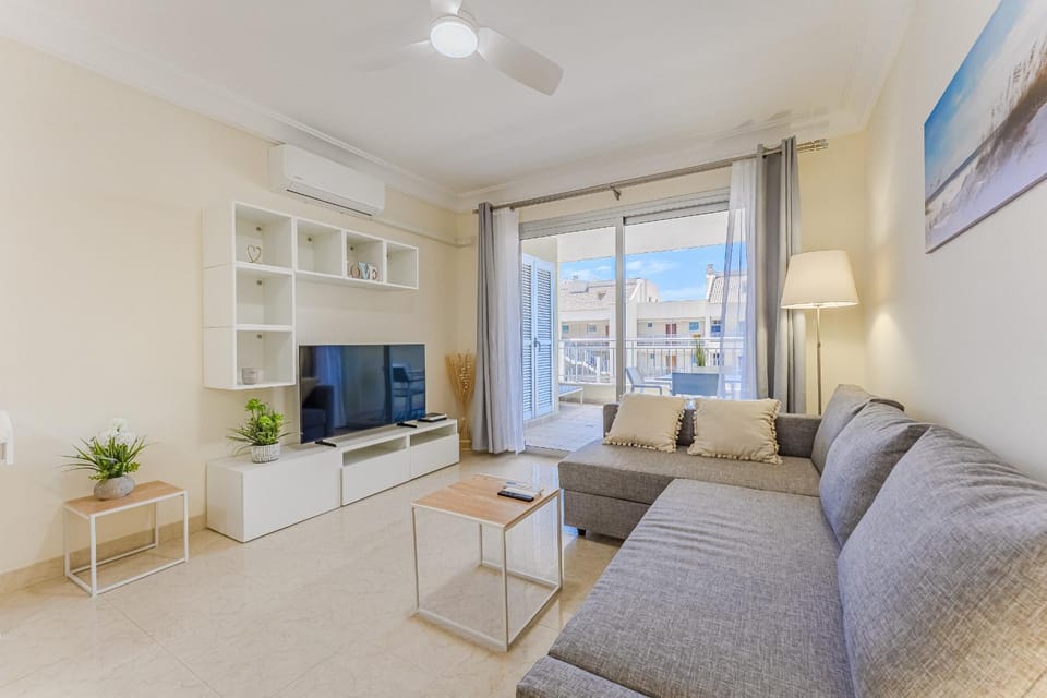 TV and multimedia, Living room, Evening entertainment, air conditioner