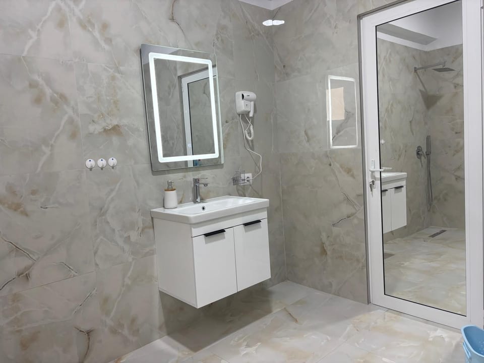 Shower, Bathroom