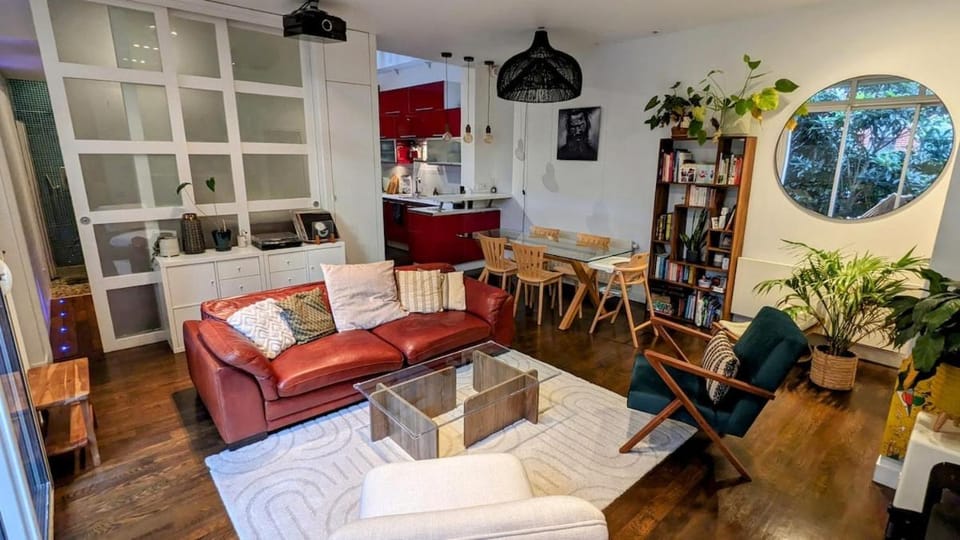 Beautiful apartment with private garden Apartment in Paris