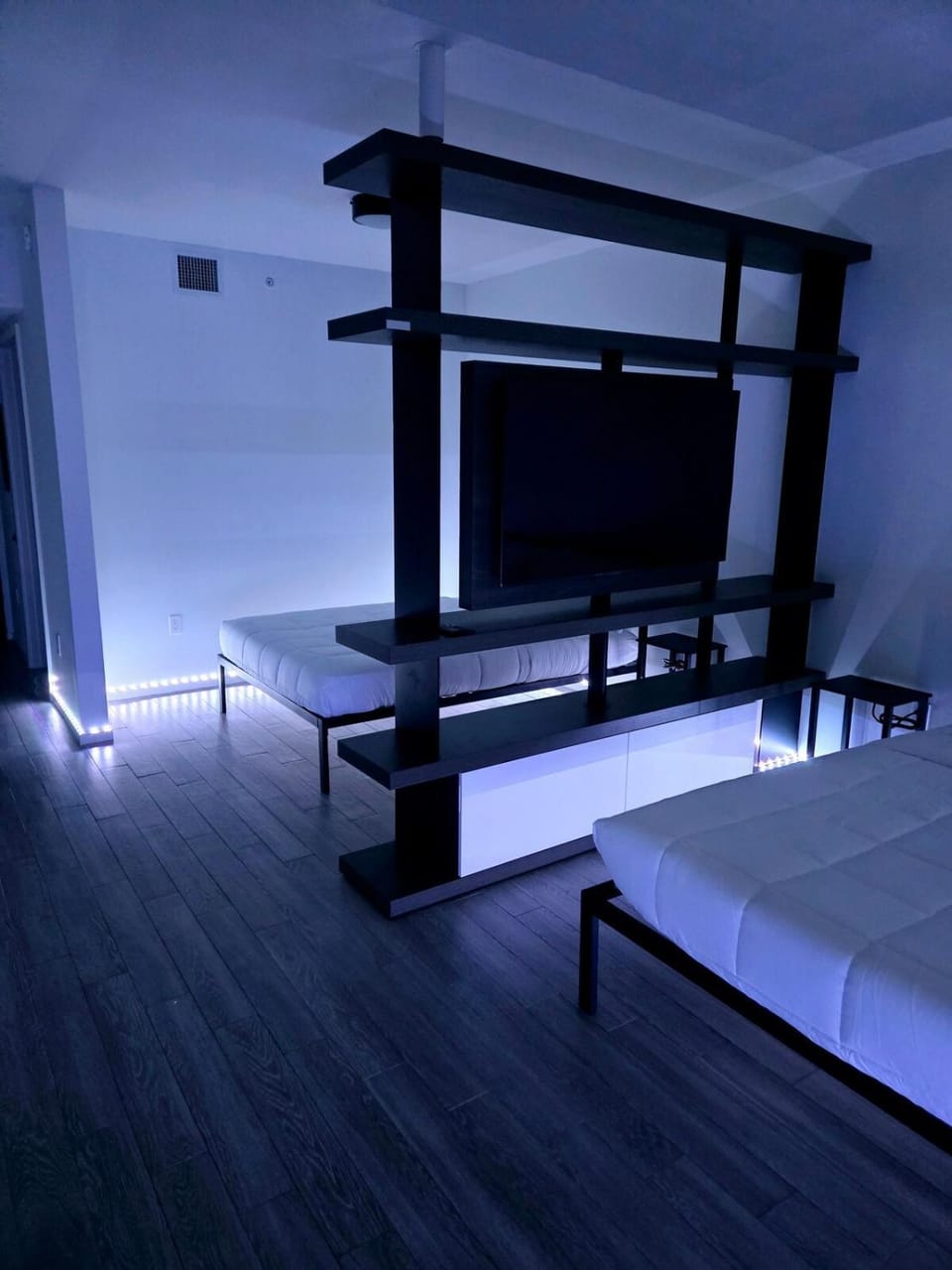 Communal lounge/ TV room, Bed, Photo of the whole room, Bedroom