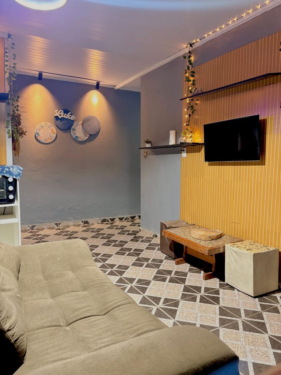 Communal lounge/ TV room, TV and multimedia, Living room, Seating area, Evening entertainment