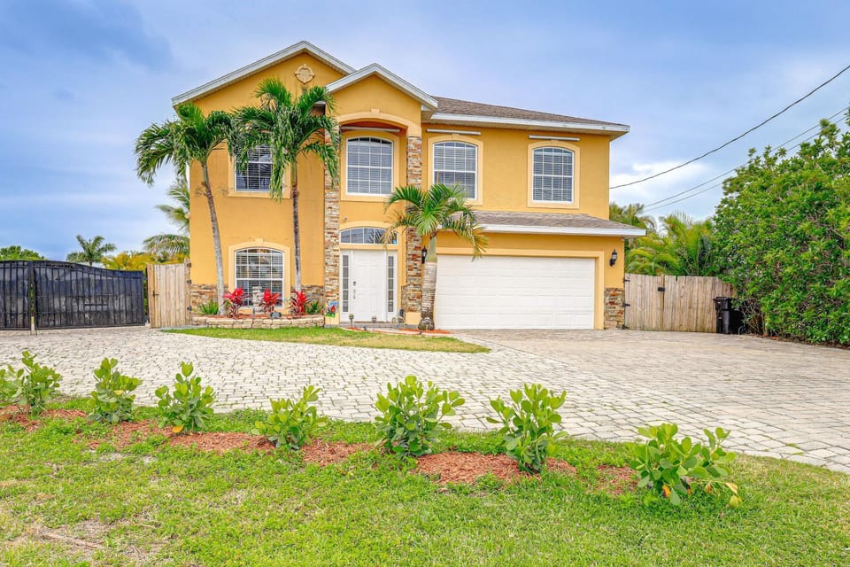 Pool and Spa Spacious Port St Lucie Villa! Villa in Port Saint Lucie