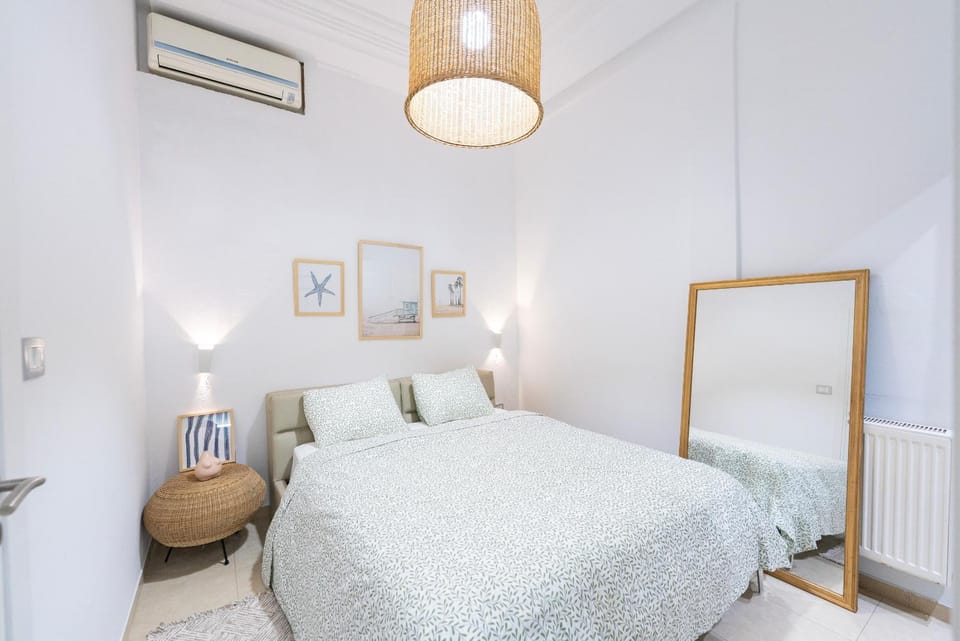 Bed, Photo of the whole room, Bedroom, air conditioner
