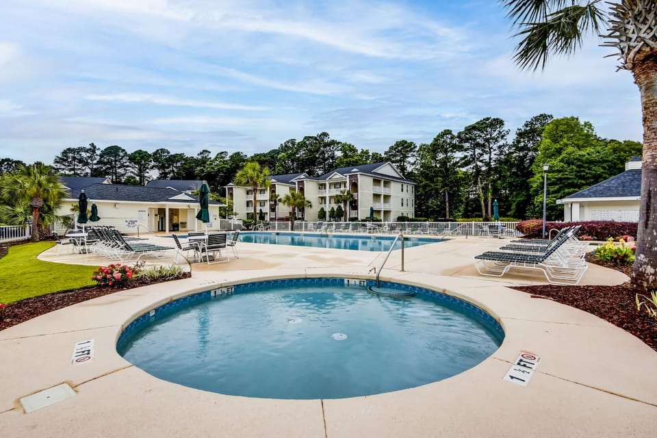 Pool Access! Tee and Sea Condo in Myrtle Beach Apartment in Carolina Forest