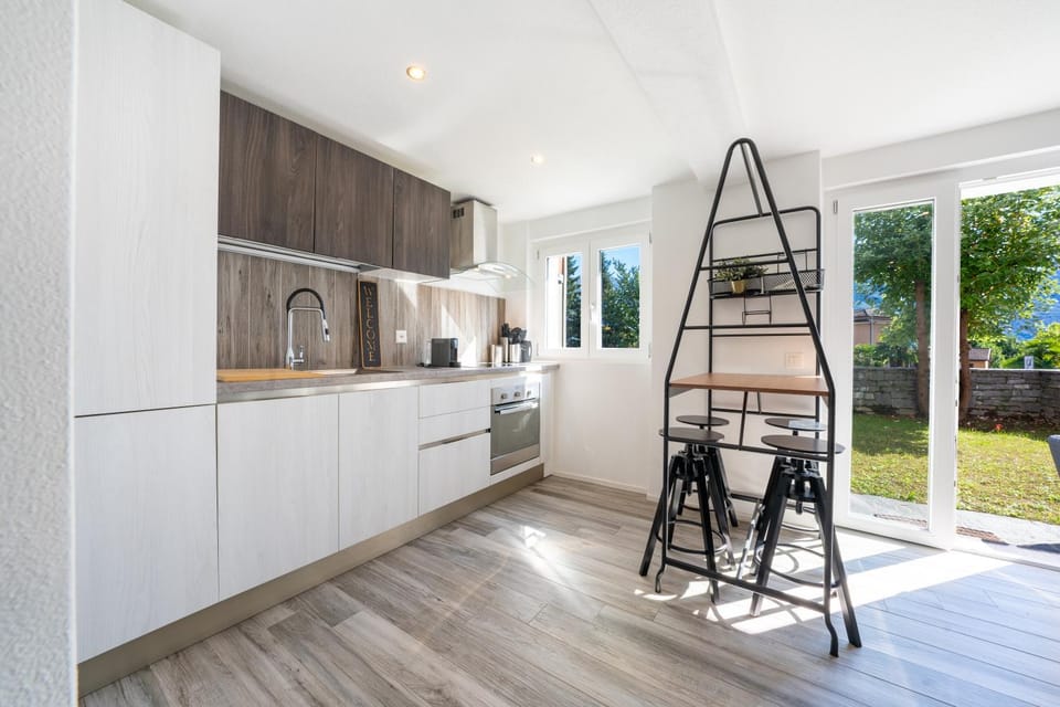 Kitchen or kitchenette, Dining area, pet friendly, stove