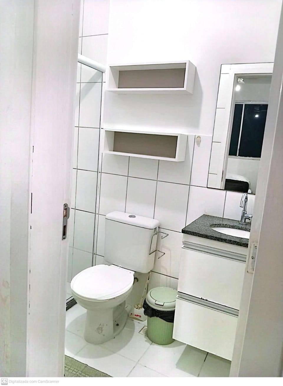 Apartamento com 2 quartos mobiliado, em ótima localização ao lado do shopping e perto de transportes públicos e perto de praias Apartment in Serra