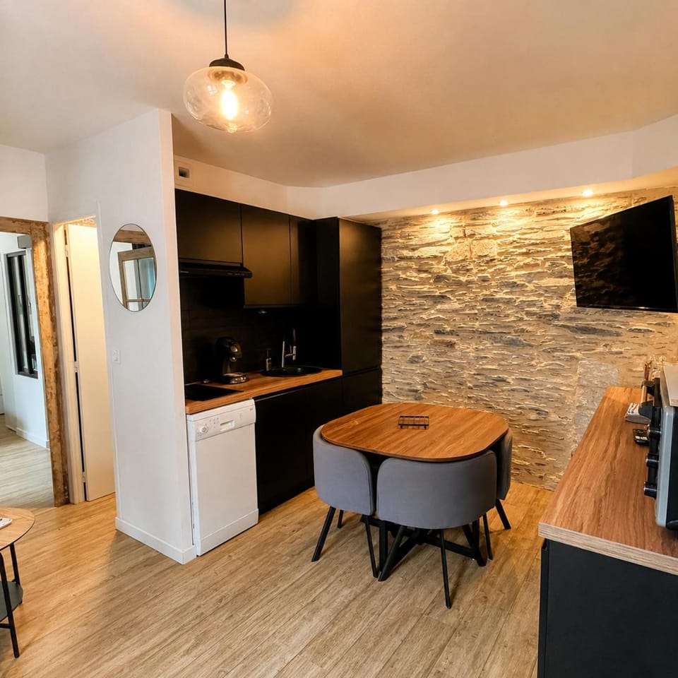 Dining area, Meals, kitchen