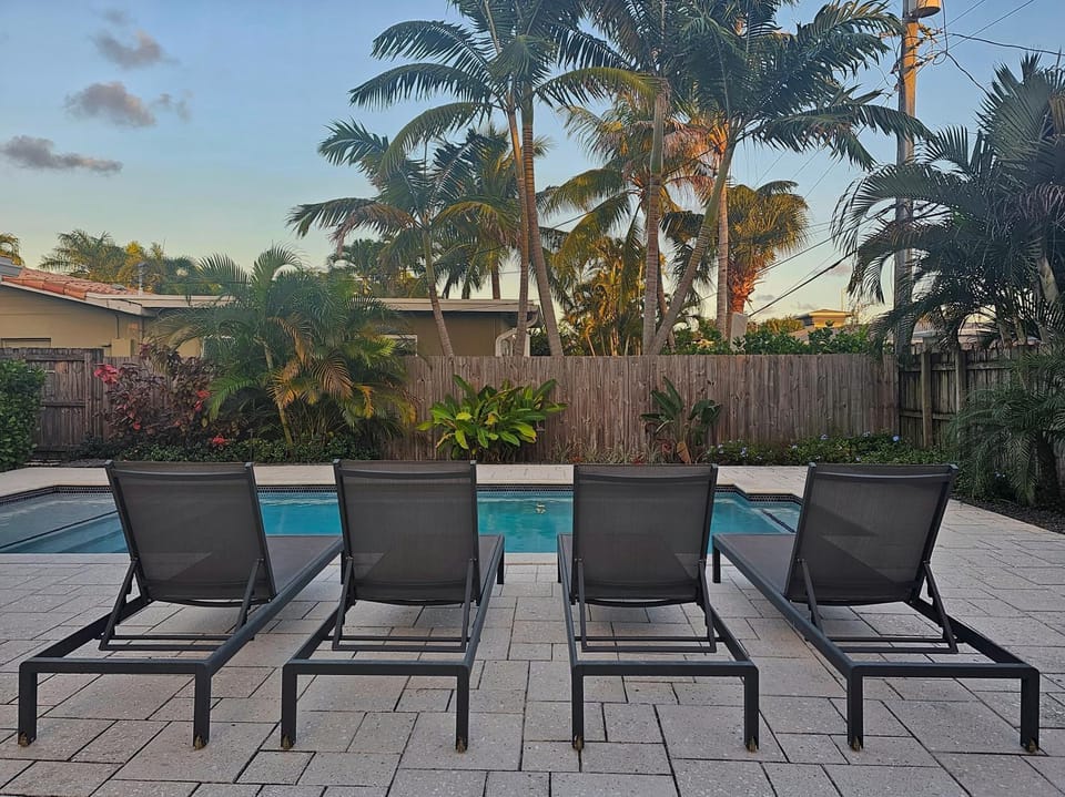 Pool view, Swimming pool, sunbed
