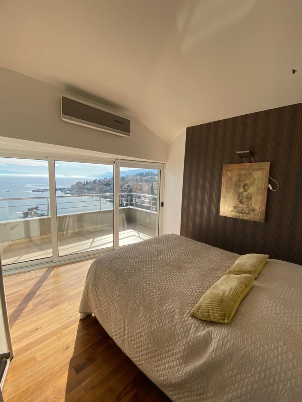 Bed, View (from property/room), Balcony/Terrace, Photo of the whole room, Bedroom, air conditioner