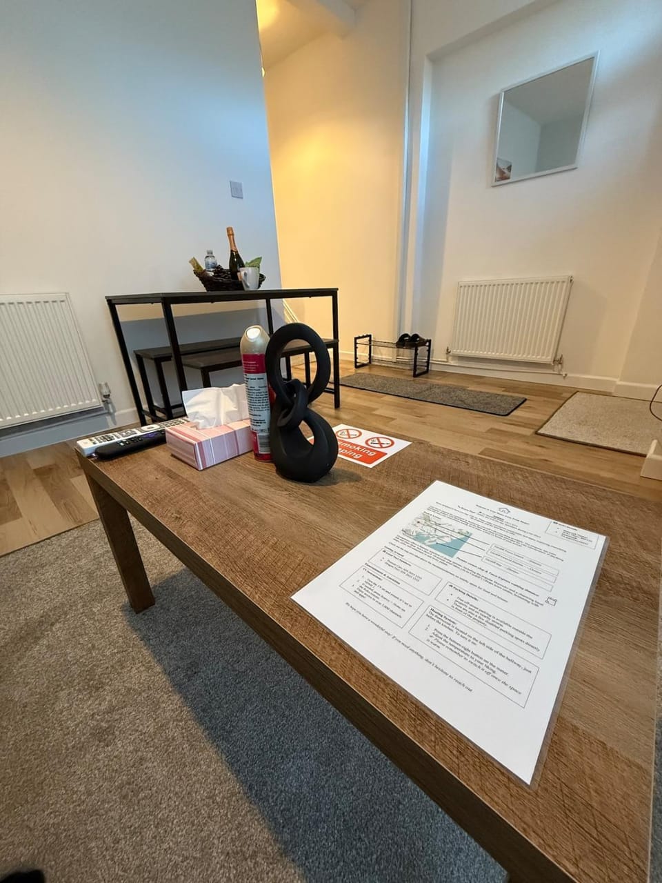 Living room, Seating area, Dining area, internet