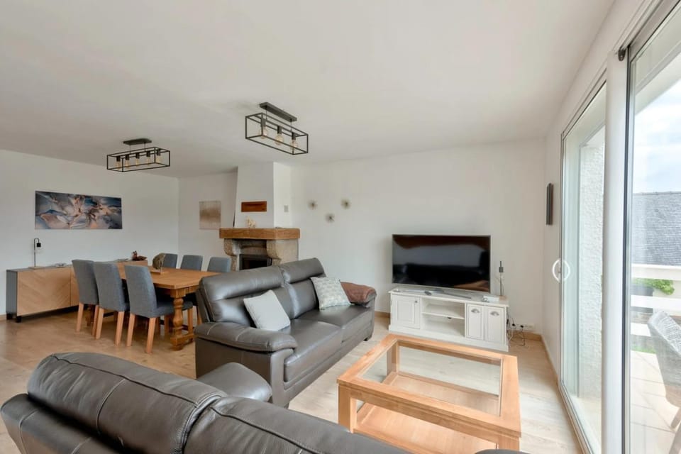 Communal lounge/ TV room, TV and multimedia, Living room, Seating area