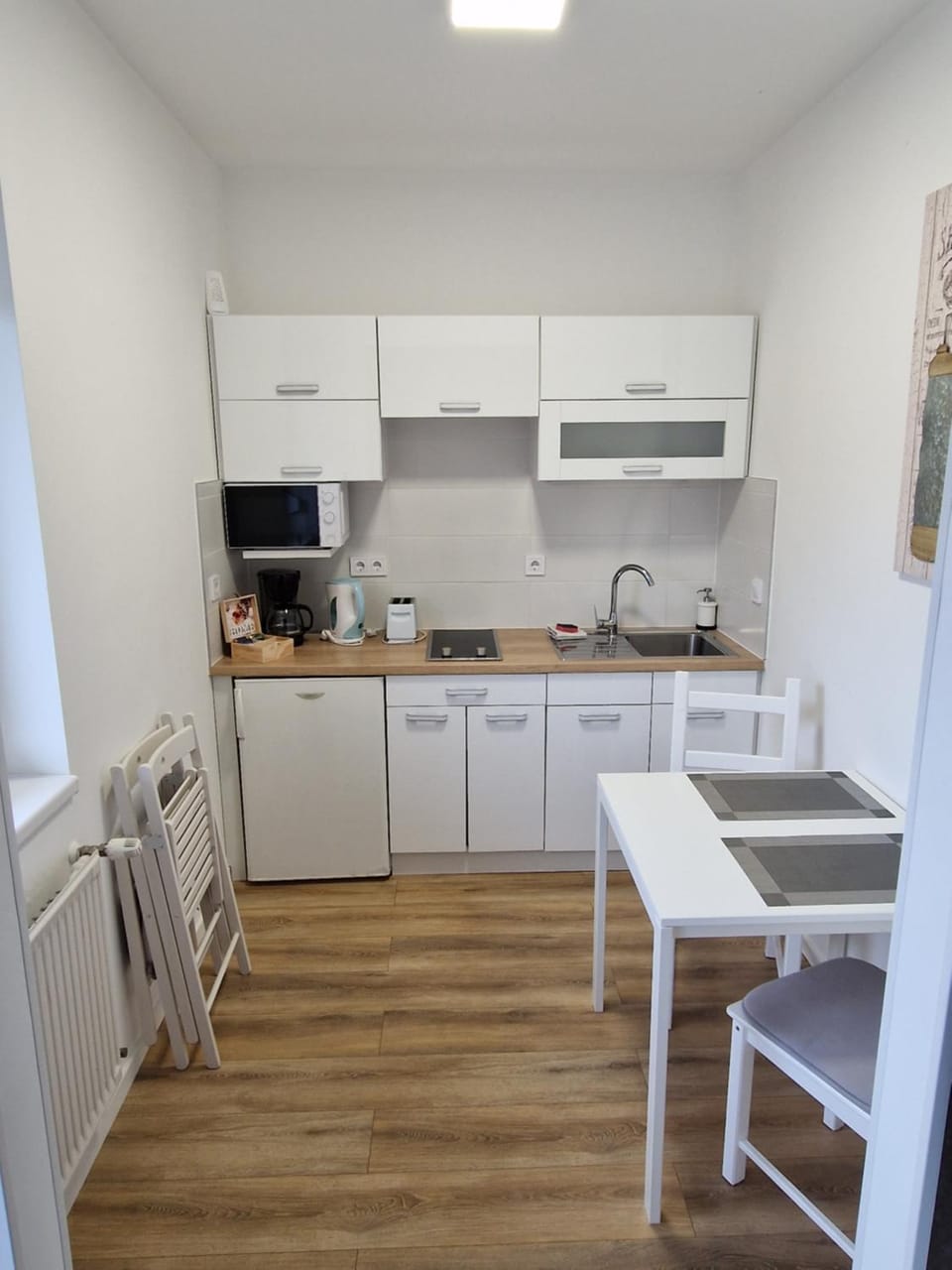 Kitchen or kitchenette, kitchen