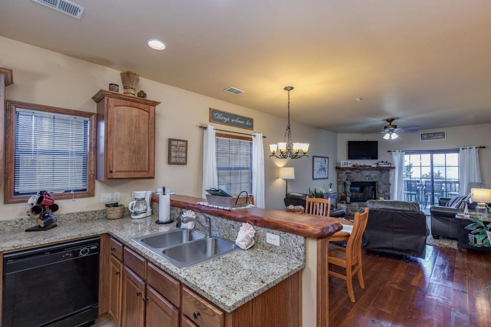 2BR Village At Indian Point 505 near SDC-Free Tickets Daily up to $500 value House in Indian Point