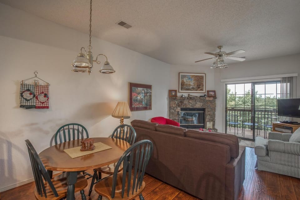 2BR Village At Indian Point 707 near SDC-Free Tickets Daily up to $500 Value House in Indian Point