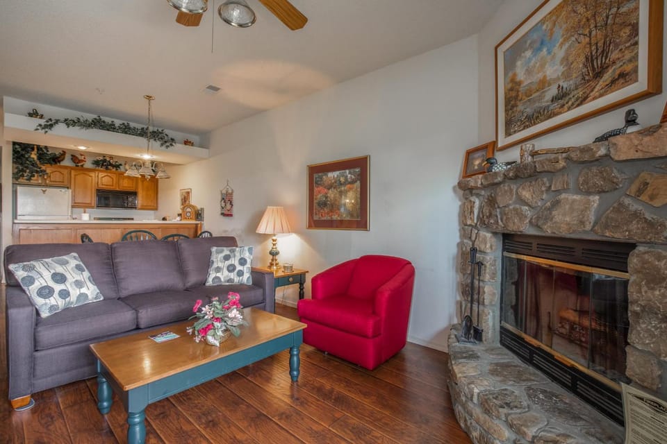 2BR Village At Indian Point 707 near SDC-Free Tickets Daily up to $500 Value House in Indian Point