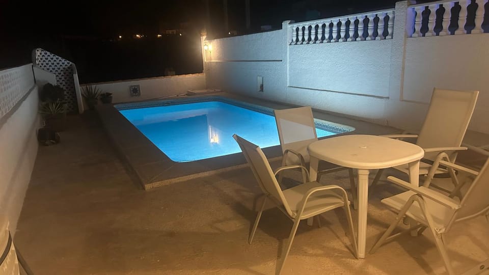 Night, Pool view