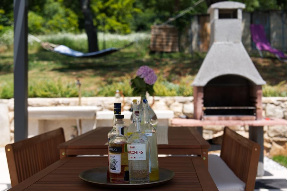 BBQ facilities, Balcony/Terrace, Food and drinks, Alcoholic drinks