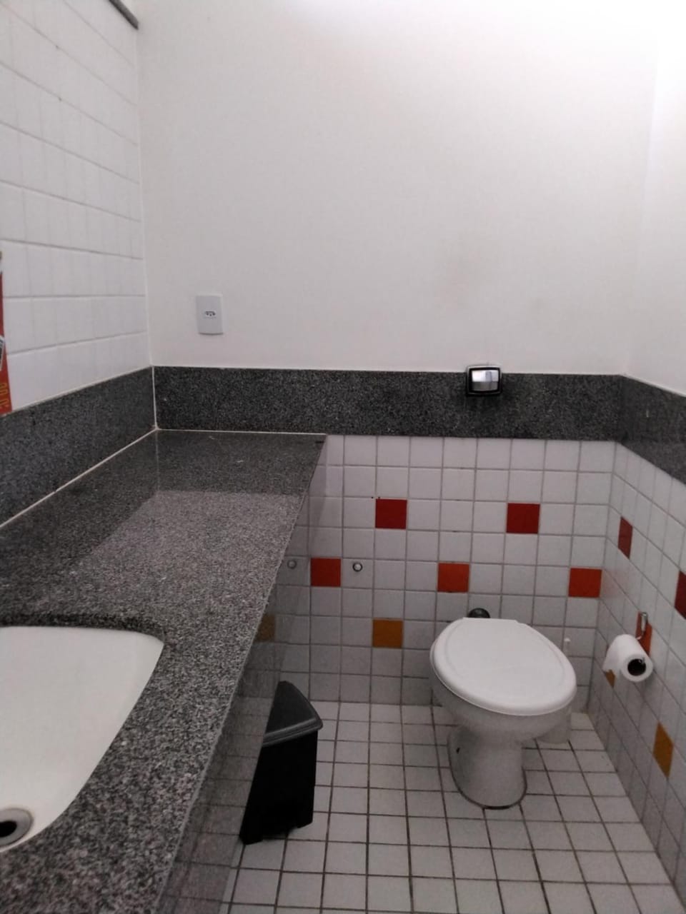 Toilet, Bathroom, Swimming pool, Breakfast, towels