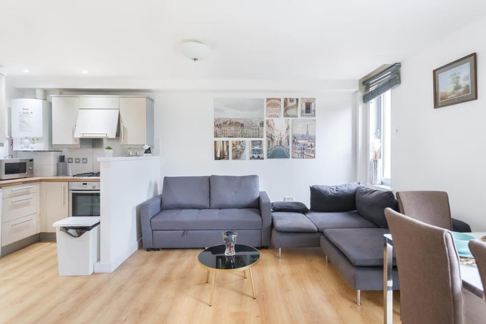 TV and multimedia, Living room, Dining area