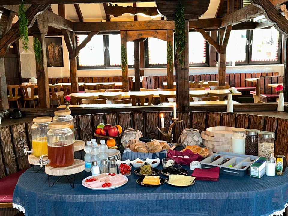 Restaurant/places to eat, Food and drinks, Food, Breakfast, Continental breakfast, Buffet breakfast, Drinks