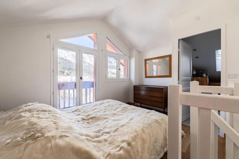 Résidence Le Cristal - Très beau 3 pièces en duplex dans le centre de Méribel proche des commerces et des pistes de ski MAE-4931 Apartment in Les Allues