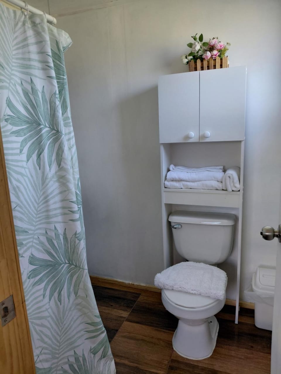 Bathroom, towels