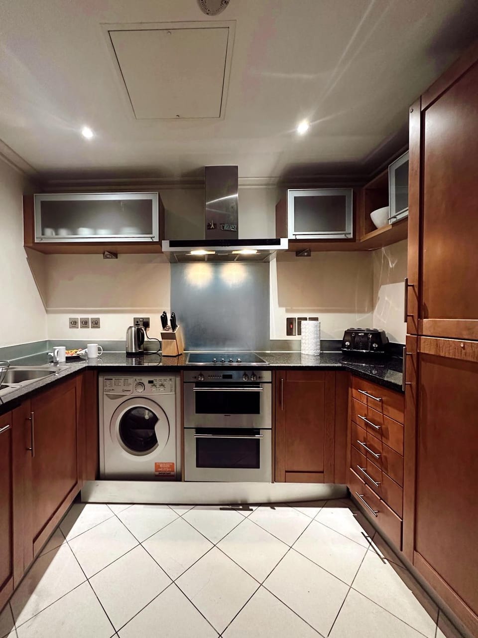 modern 2bed-2bath apartment Apartment in London