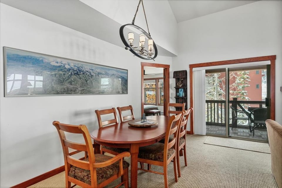 1311 - Three Bedroom Deluxe Eagle Springs West Apartment in Wasatch County