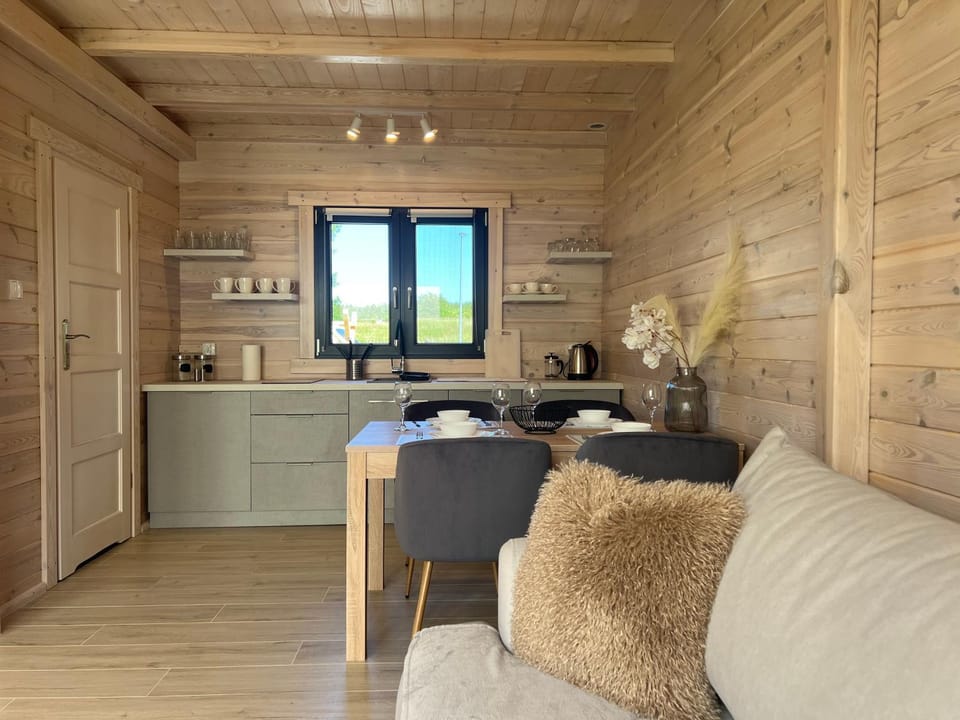 MOJA DEBINA LUX 2, dom z pokojem dziennym, dwiema sypialniami i widokiem na las, blisko plaży House in Pomeranian Voivodeship