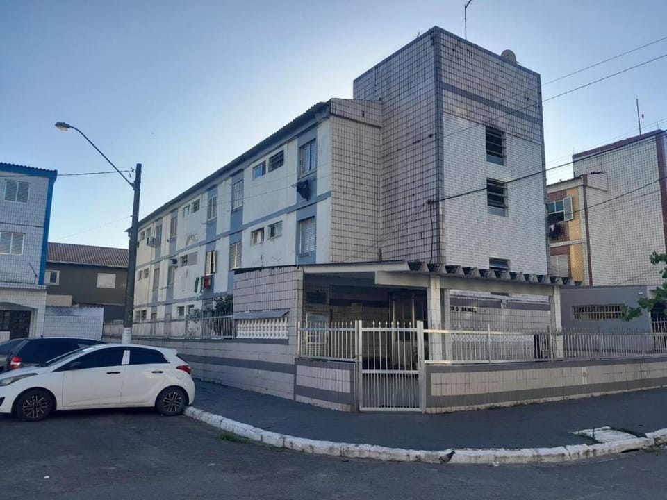Property building, Location