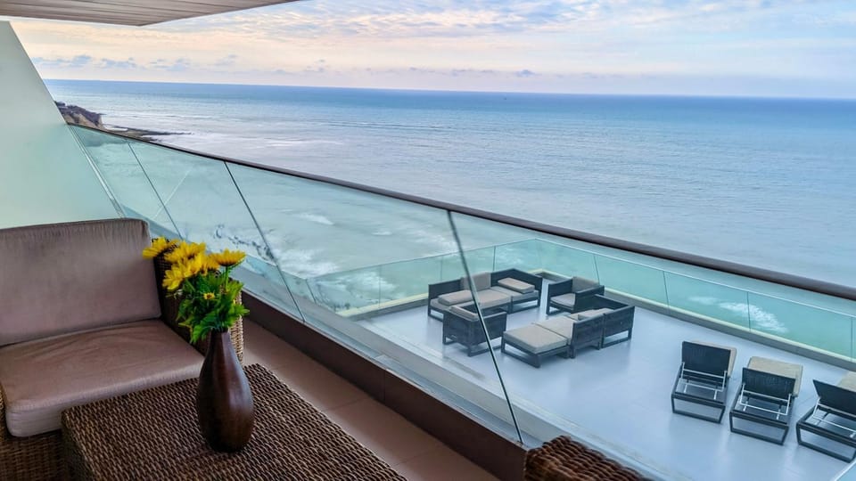 Day, Natural landscape, View (from property/room), Balcony/Terrace, Living room, Seating area, Dining area, Sea view