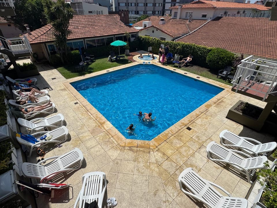 Hot Tub, Swimming pool