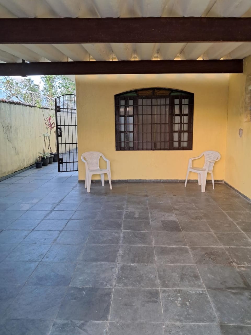 CASA DE PRAIA ACONCHEGANTE PERFEITA PARA SUA FAMÍLIA e AMIGOS House in Itanhaém