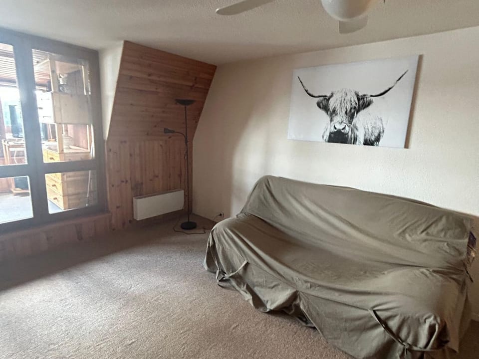 Appartement spacieux en montagne avec loggia, au cœur de la station, proche piste et lac - FR-1-814-62 Apartment in Besse-et-Saint-Anastaise