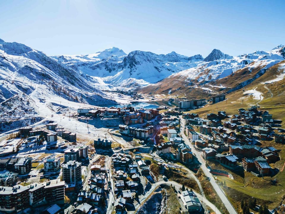 Appartement skis aux pieds avec balcon et cuisine équipée - FR-1-502-595 Apartment in Tignes