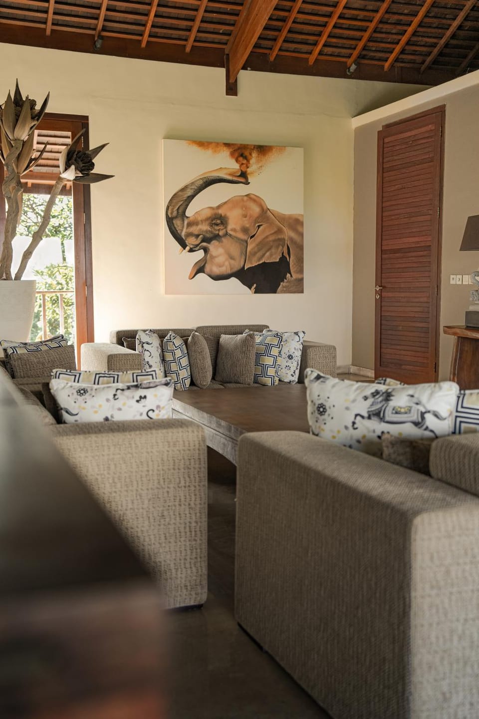 Living room, Seating area