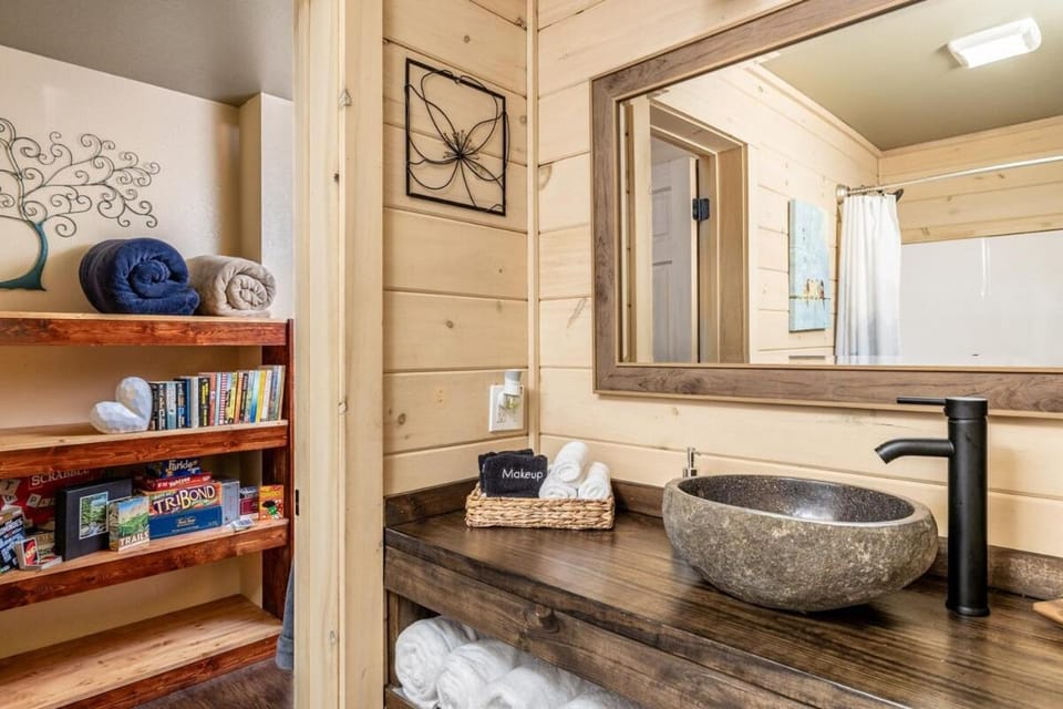 FULLY Stocked Home Away From Home! House in Gatlinburg