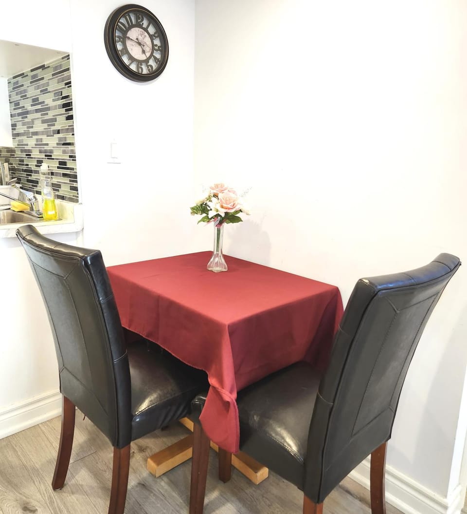 Cozy Walkout Suite Apartment in Vaughan