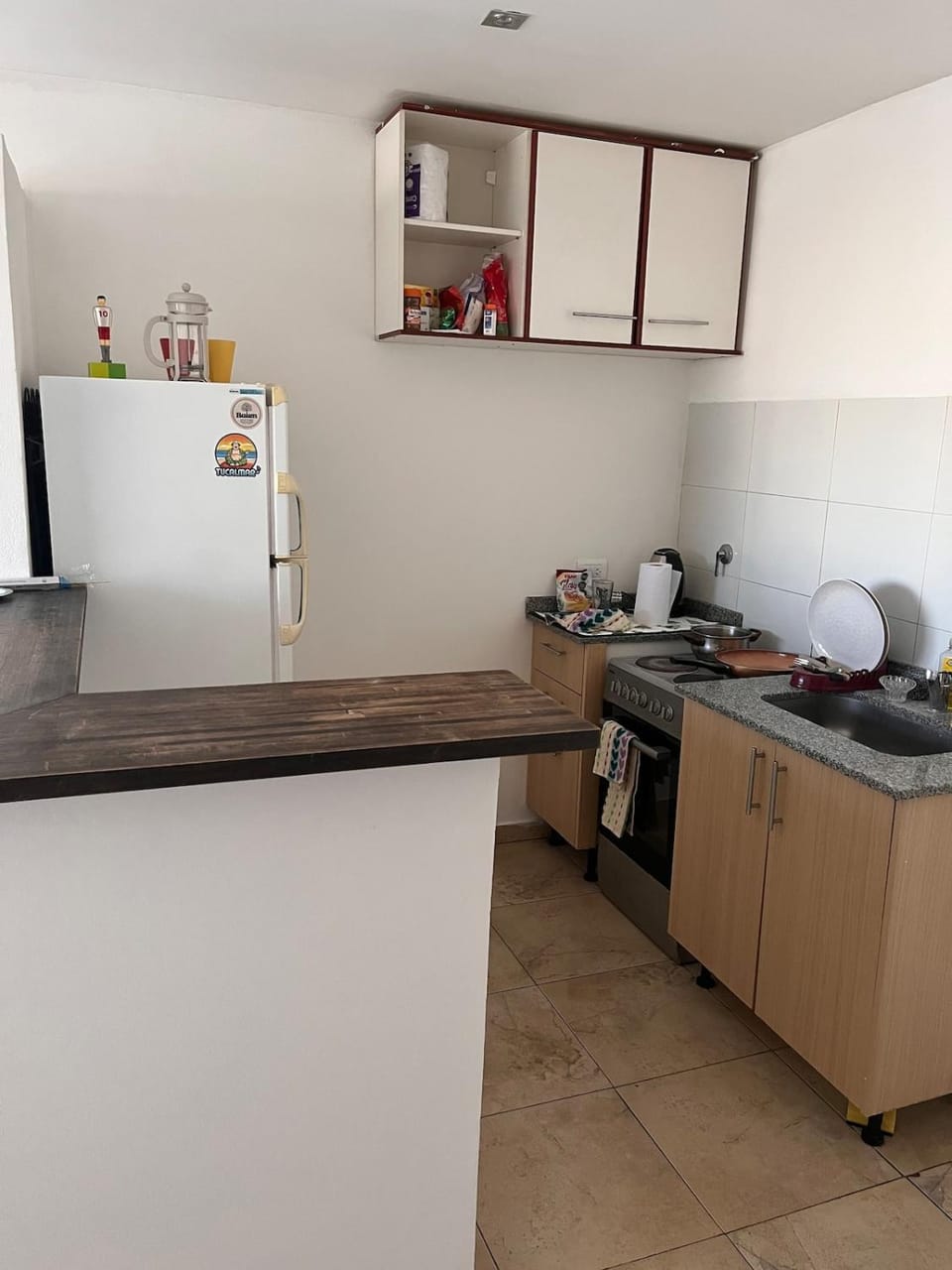 Kitchen or kitchenette, oven