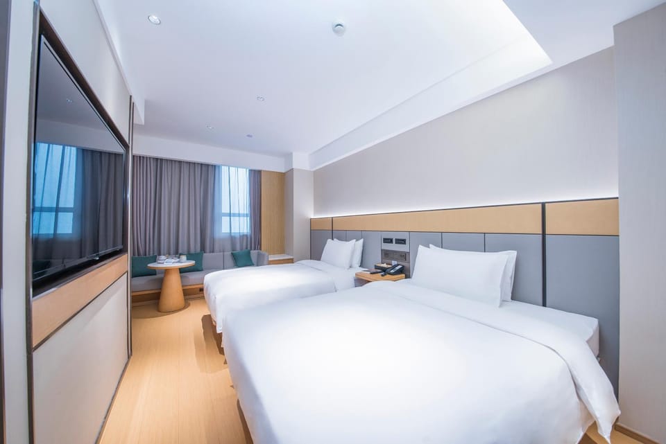 Bed, TV and multimedia