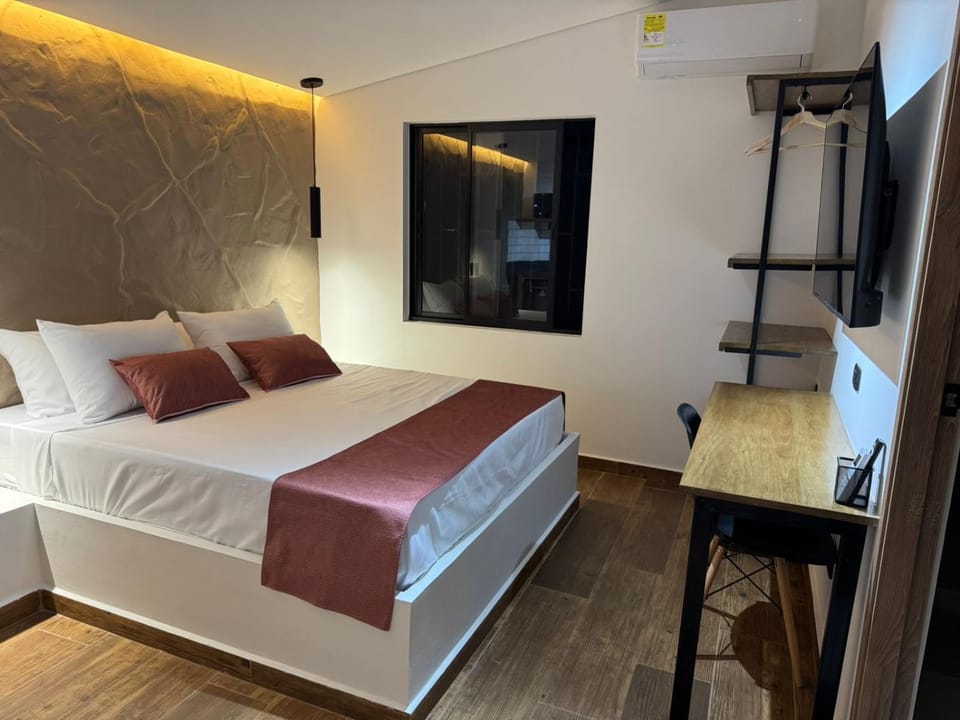 Bed, Photo of the whole room, Bedroom