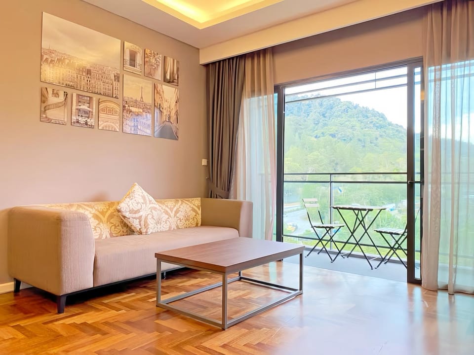 View (from property/room), Balcony/Terrace, Living room, Seating area, Mountain view