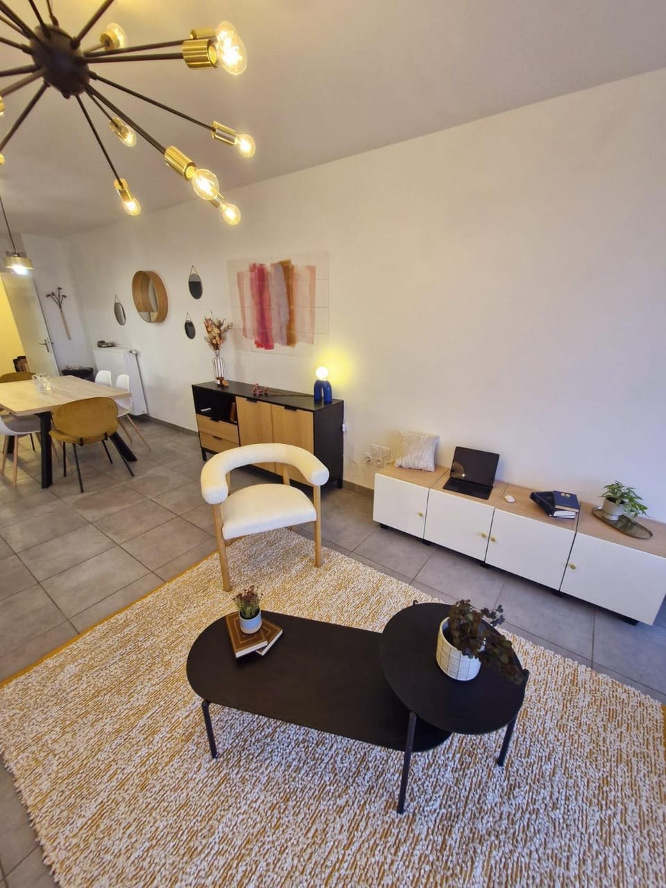 Living room, Seating area