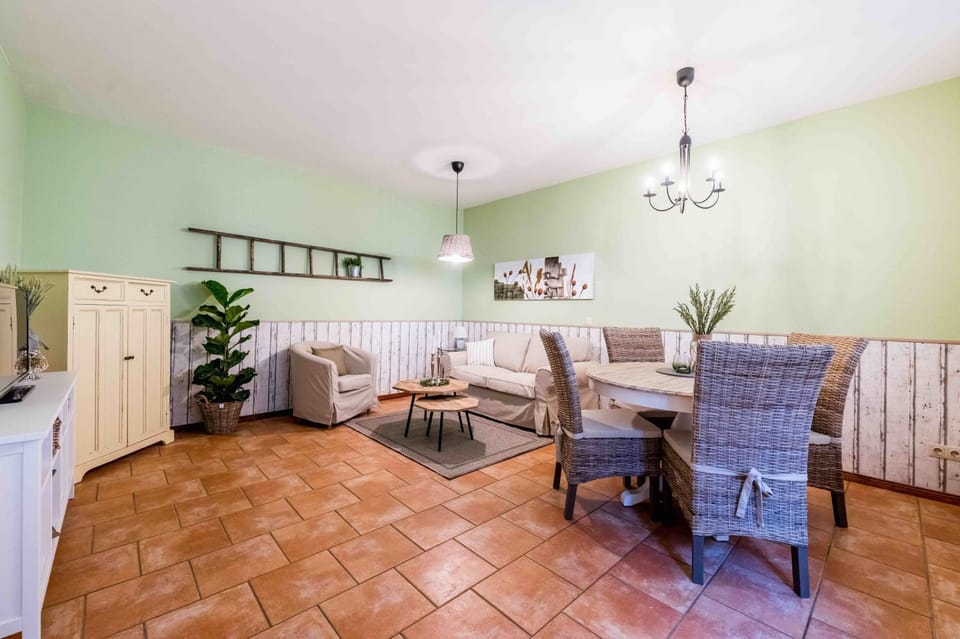 Villa Monsei - das Herzstück in Bad Schandau, top Lage, modern, mit Parkplatz! Apartment in Bad Schandau